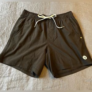 Vuori Core shorts 5” - men’s small- black